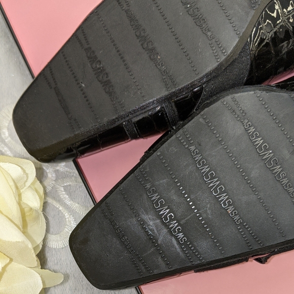 Like 🆕 Stuart Weitzman pump with bow buckle - Picture 7 of 14